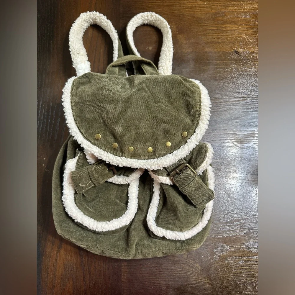 Faded Glory Olive Green Backpack with Cream‎ Shearling Trim